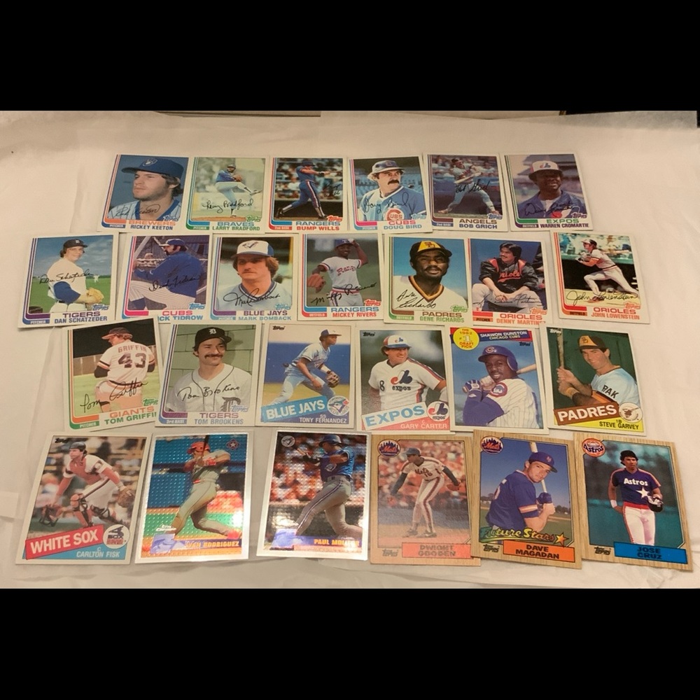 Bundle of Baseball Cards Lot 232